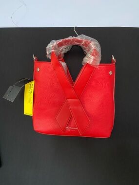 Red Women's Tote Bag